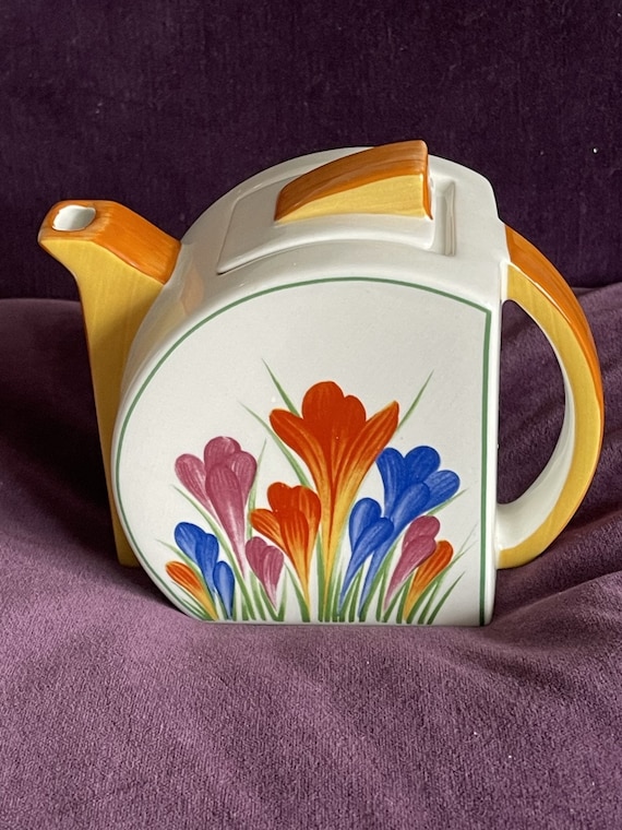 Clarice Cliff Bizarre 