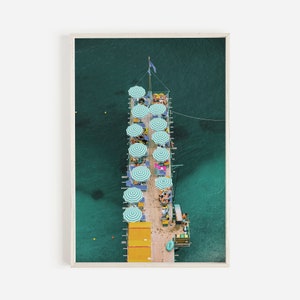 Sommer Strand Dock Druck, Italien Fotografie, warme Sommerdekoration, Strandschirm Poster, La Dolce Vita druckbar, Amalfiküste Digitale Kunst
