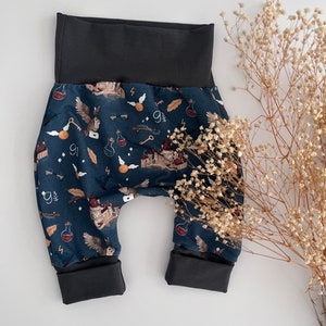 Pantalons de pompage knickerbockers en différentes tailles, école de magie, magie, naissance, cadeau, nouveau-né, bébé, magie Dunkelblau