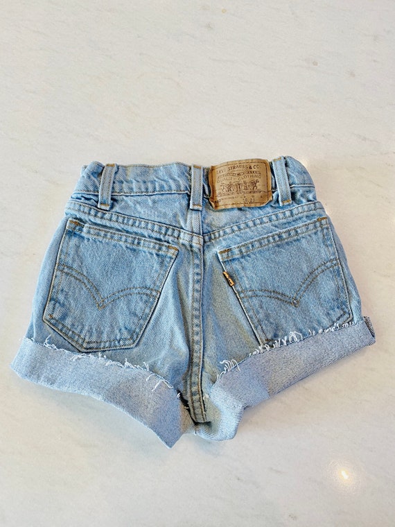 Vtg 90’s Levi’s Light Wash Cutoff Shorts 8