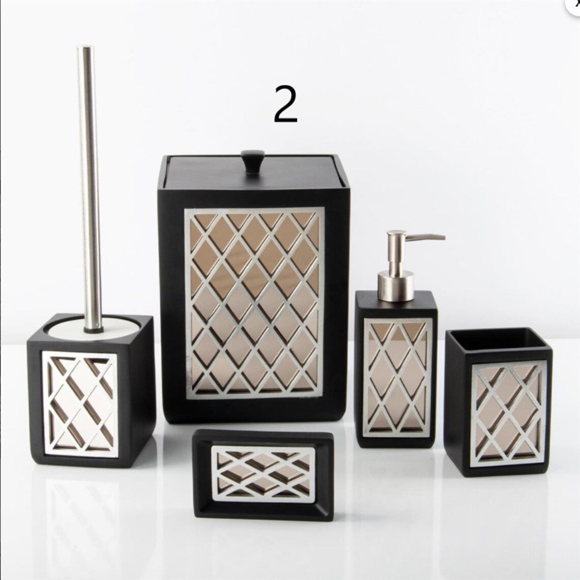 Mirrored 5Piece Bathroom Set est un design spécial qui Etsy