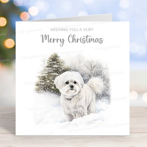 Tarjeta navideña de maltés, encantadora tarjeta de felicitación navideña con un perro, divertida escena de nieve invernal, 15 x 15 cm, interior en blanco.