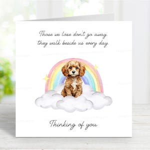 Biglietto di condoglianze Cavapoo - Biglietto con il cane che pensa a te - Citazione sentimentale sulla perdita del cane - Biglietto con il cane Rainbow Bridge - 6" x 6"