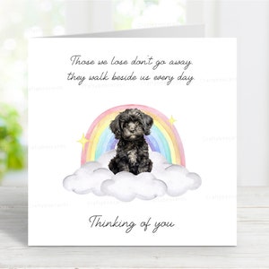 Tarjeta de condolencias para Cavapoo (negro) - Tarjeta de perro "pensando en ti" - Frase sentimental sobre la pérdida de un perro - Tarjeta de perro "Puente Arcoíris" - 15 x 15 cm