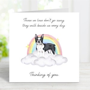Tarjeta de condolencias para un Boston Terrier - Tarjeta de un perro que piensa en ti - Frase sentimental sobre la pérdida de un perro - Tarjeta Rainbow Bridge para perro - 15 x 15 cm
