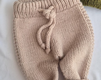 Hand knit baby pants 0-3 month /Wool baby pants handknit 3-6 month / Baby wool legens minimalism style / Stylish baby wool pants