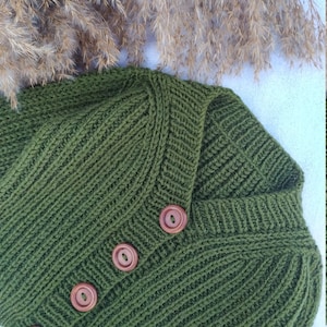 Trendy v-neck knitted children cardigan MADE TO ORDER/Children ribbed cardigan/ Cardigan with wooden buttons/ Knitted ribbed cardigan