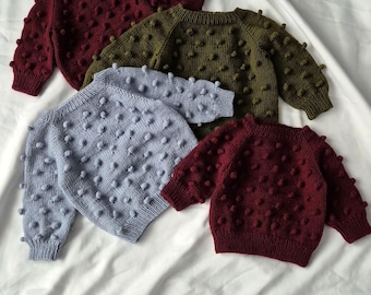 Suéter de lana merino de punto con diseño de palomitas de maíz/ Suéter de bebé hecho a mano/ Suéter de merino con diseño de palomitas de maíz/ Suéter de bebé unisex/ Regalo para baby shower