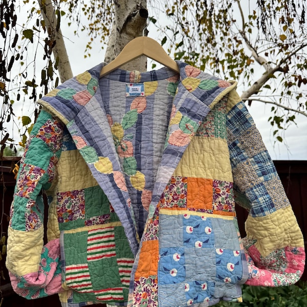 Cropped #3 Patchwork Hoodie Vintage Quilt