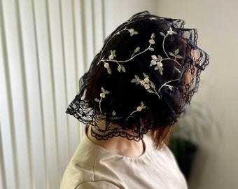 READY-TO-SHIP Black lace chapel round veil Embroidered lace mantilla Head wrap for mass Church head covering Catholic  lace cap