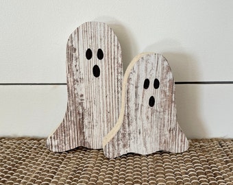 Weathered Wood Ghost Set: Halloween Tiered Tray Decor.