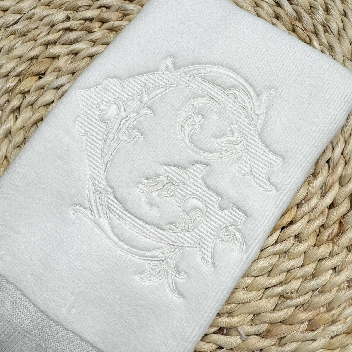 Vintage Vine Monogram Towel, Personalized Gift, Monogram Towel, Fingertip Towel, Hand Towel, Hostess, Housewarming, Birthday, Wedding Gift - Etsy