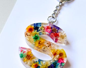 Real Flower Initial Keychain, Colourful Resin Floral Bag Charm, Custom Handmade Letter Keyring, Summer Bag Accessories For Women