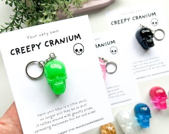 Resin Skull Keychain: Spooky Gothic Halloween Bag Charm