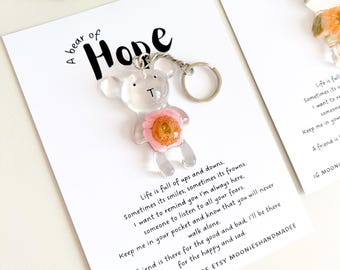 Resin Worry Bear with Real Daisies: Pocket Comfort, Positivity Gift