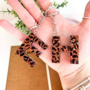Leopard Print Gifts, Leopard Print Keychain, Resin Initial Keychain, Personalised Letter Keychain, Personalised Gifts for Women