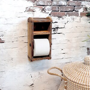 Toilet roll holder country house style decoration