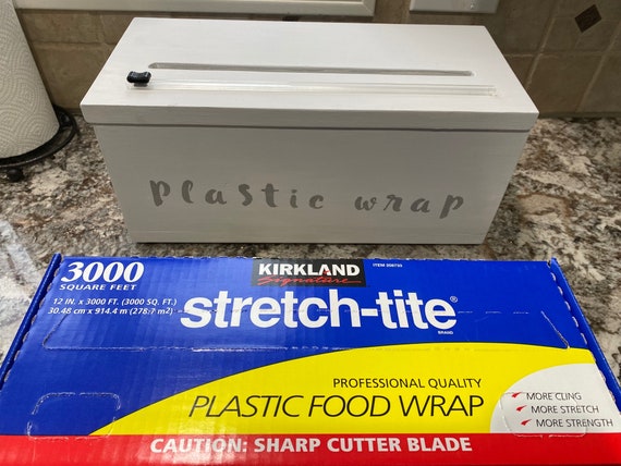 Question for those who have purchased the two pack of plastic food wrap:  Are BOTH boxes supposed to come with the slide cutter? : r/Costco