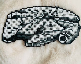 Grande Millennium Falcon Perler