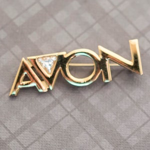 Vintage Mid Century Gold Tone Brooch by Avon G8
