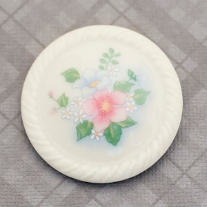 Vintage Mid Century White Ceramic Brooch by Avon G8