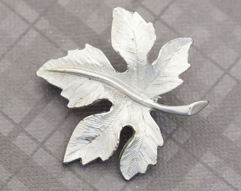 Vintage Mid Century Silver Tone Leaf Brooch G23