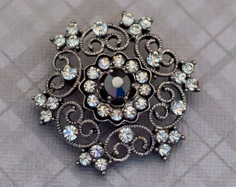 Elvish Vintage Celtic Bronze Tone Rhinestone Brooch, G24