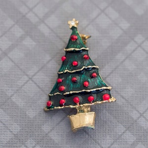 Vintage Gold Tone Christmas Tree Green Brooch G9