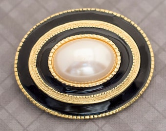 Vintage Gold Tone Oval Pearl Brooch G5