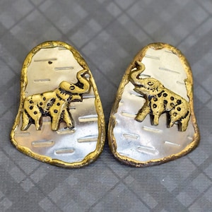Large Wild Elephants Vintage Stud Earrings, G37