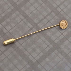Vintage Geometric Gold Tone Spiral Circle Tip Stick Pin - G32