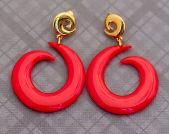 Flashy Vintage Red Spirals Dangle Earrings by Avon - G26