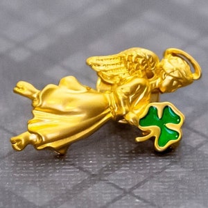 Vintage Gold Tone Angelic Clover Leaf Pin by Avon, G40