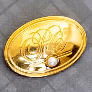 Vintage Gold Tone Oval Monogram Elegant Brooch, G40