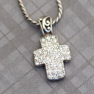 Vintage Gothic Silver Tone Cross Pendant Necklace 18 Inches G6