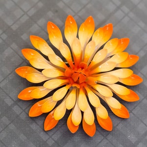 Vintage Gradient Sun Vibrant Floral Brooch, G41