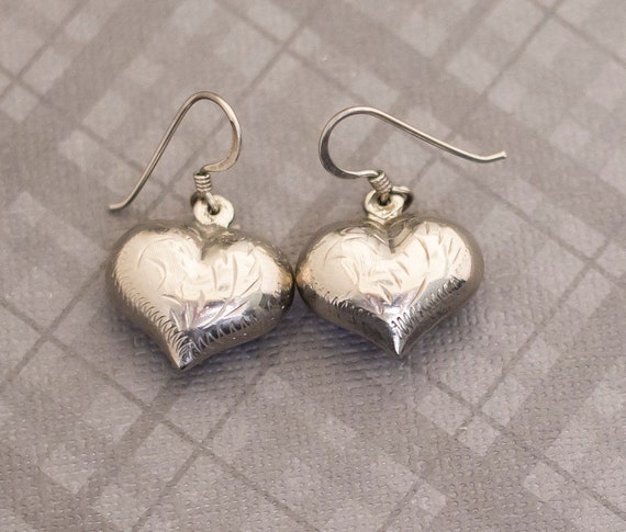 Vintage Silver Tone Heart Dangle Earrings G5 - image 1