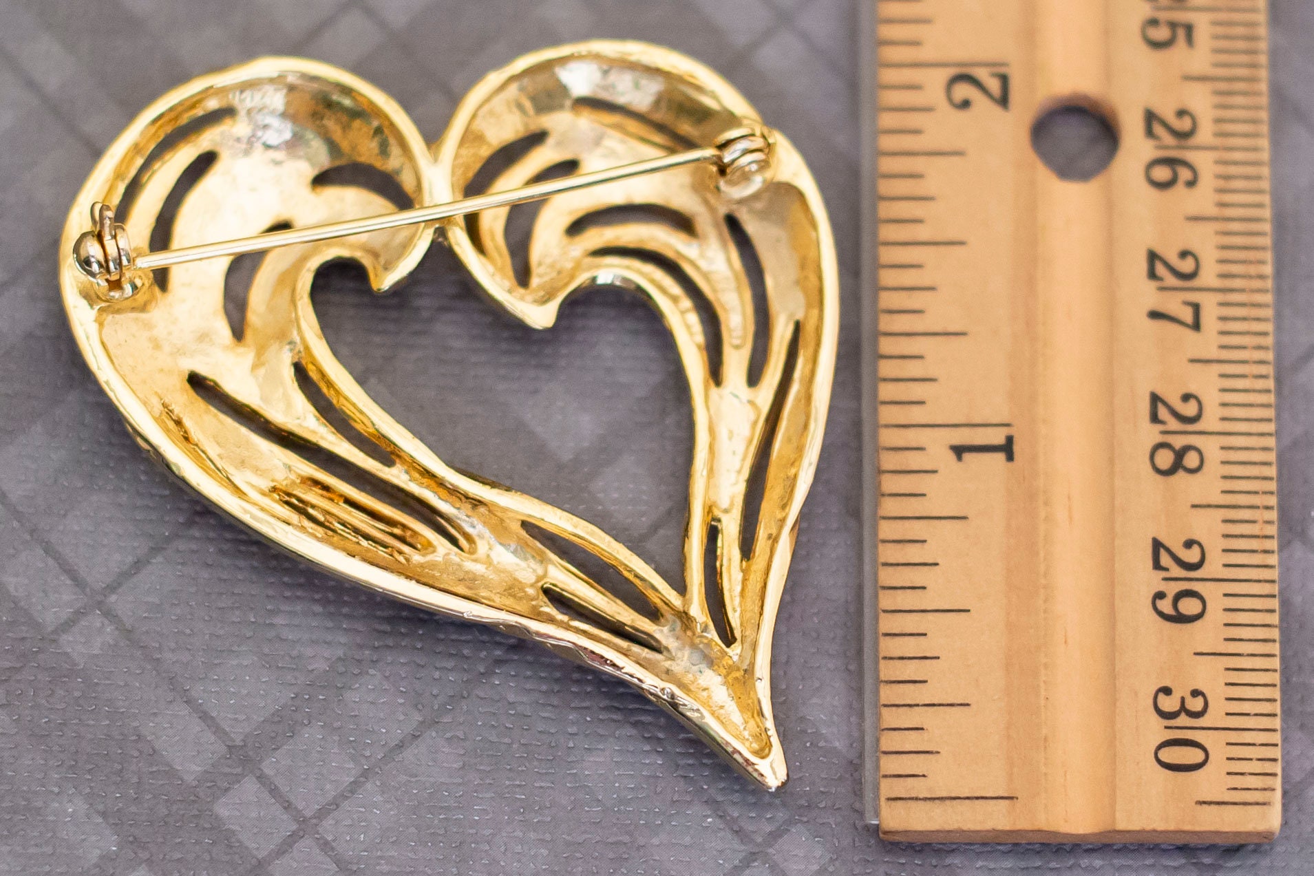ヴィンテージ ゴールドトーン ハートブローチ、G34 - Etsy 日本