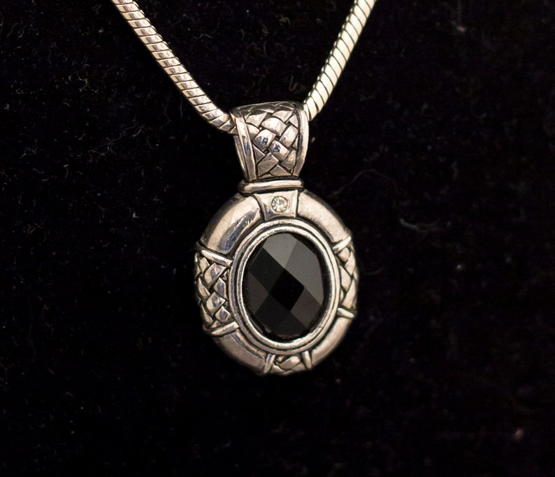 Vintage Gothic Silver Tone Pendant Necklace 20 Inches G7
