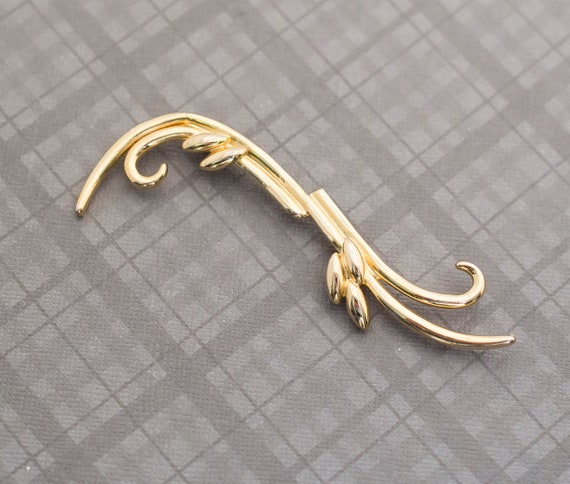 Vintage Mid Century Gold Tone Brooch G23 - image 1