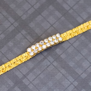 7 inch, Vintage Clear Rhinestones Gold Tone Bracelet - G49