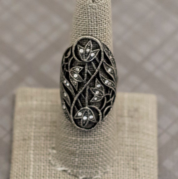 Vintage Gothic Rhinestone Silver Tone Ring Size 7.