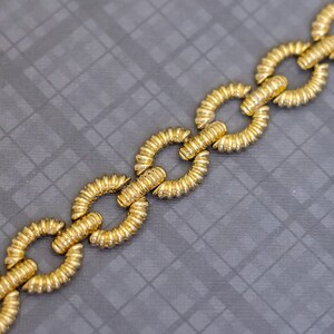 7 inch, Vintage Round Oval Links Gold Tone Elegant Bracelet, G48