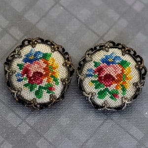 Vintage Kreisförmige Rose Floral Silberfarbene Ohrclips, G45