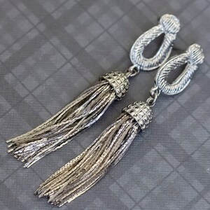Vintage Dangling Tassel Silver Tone Dangle Earrings, G44