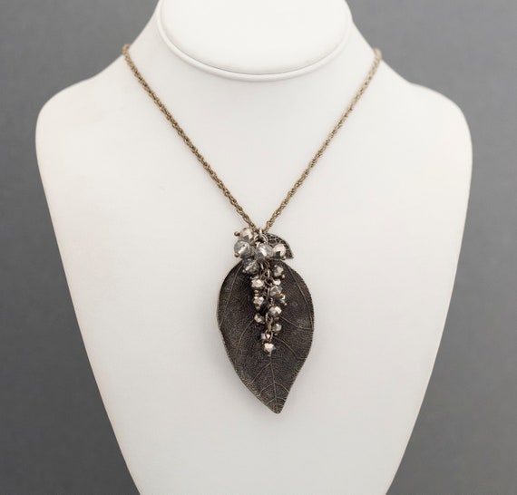 Pendentif Feuille Argenté 32x19 Mm - Fantaisie - Neuf Sans Emballage