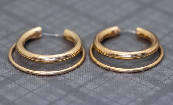 Vintage Gold Tone Double Ring Unique Hoop Earring… - image 2