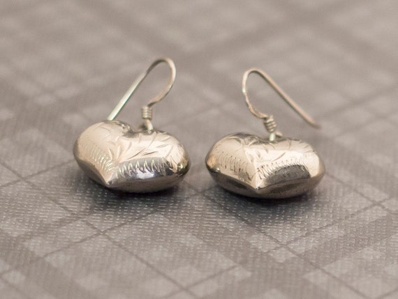 Vintage Silver Tone Heart Dangle Earrings G5 - image 2