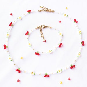 collier de perles de cerise / bague de perles de cerise / bracelet de perles de cerise / bijoux de cerise mignon / collier de cerise délicate / bracelet de cerise délicate