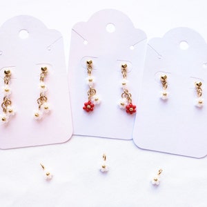 flower charm earrings / daisy bead charm earrings / daisy flower earrings